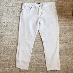 White Frayed Hem capri Jeans
